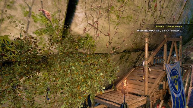 Pod rusztowaniem po prawej znajdziesz czerwoną skrzynię, a na nim białą - Centaury i noga Apollona | God of War Wstąpienie - God of War: Ascension - poradnik do gry