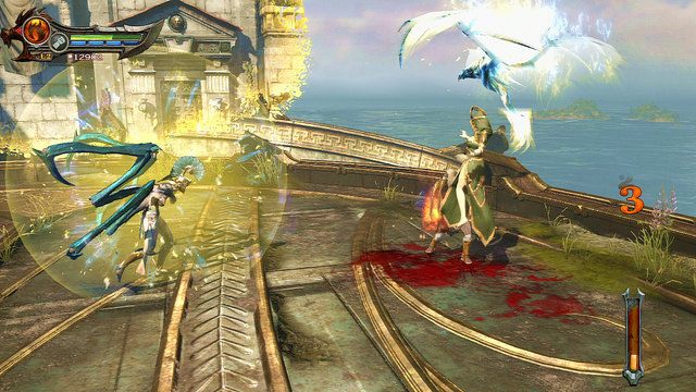 Uderzając raz jedna raz drugą Furię doprowadzisz do momentu, w którym pajęcza Furia zostanie otoczona barierą, ponieważ jest w tym czasie nietykalna skup się na jej siostrze - 20 - Rękawica Apollona | Opis przejścia | God of War Wstąpienie - God of War: Ascension - poradnik do gry