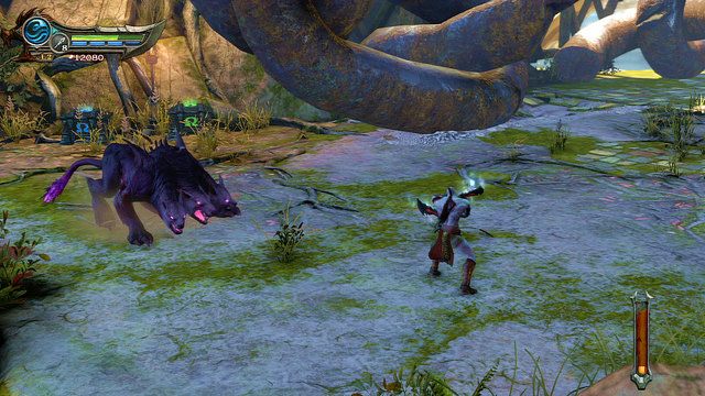 Wpadniesz tak na arenę starcia z cerberem wspieranym przez demoniczne psy oraz wojowniczkę z włócznią - 21 - Przedramię Apollona (2) | Opis przejścia | God of War Wstąpienie - God of War: Ascension - poradnik do gry