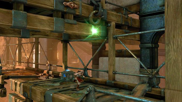 Otwórz pobliską skrzynię i kawałek dalej złap się zielonego punktu - Droga na szczyt pieca | God of War Wstąpienie - God of War: Ascension - poradnik do gry