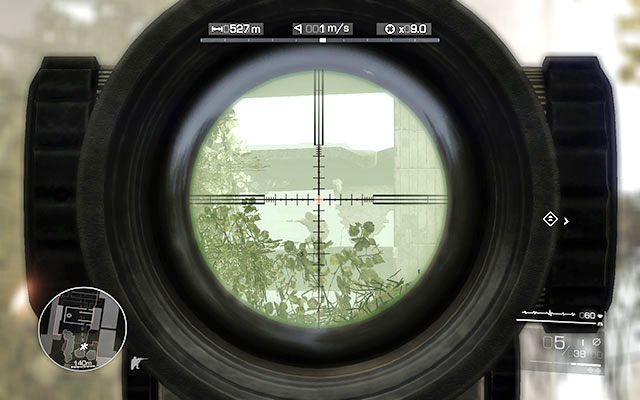 Tuz przed wejściem do parku zatrzymaj się i zlikwiduj snajpera czyhającego na budynku naprzeciw, cztery piętra od góry [530m] - Przedostań się przez park | Akt 2 - Triumf sprawiedliwości - Sniper: Ghost Warrior 2 - poradnik do gry