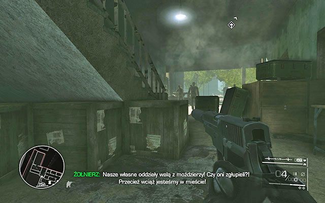 Po rozpoczęciu misji złap pistolet leżący na skrzyni przed Tobą - w magazynku znajdują się tylko cztery naboje, musisz więc grać bardzo bezpiecznie - Odzyskaj swój ekwipunek | Akt 2 - Duchy Sarajewa | Sniper Ghost Warrior 2 - Sniper: Ghost Warrior 2 - poradnik do gry