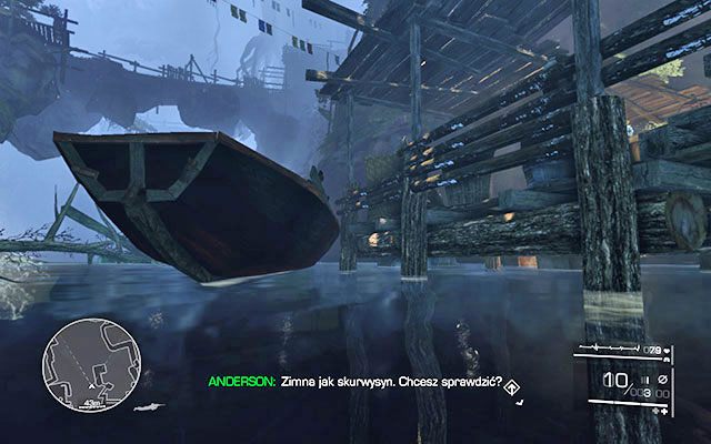 Gdy tylko miniesz obozowisko usłyszysz informację o zbliżającym się patrolu - czym prędzej wskocz do wody - Niezauważenie odzyskaj broń; Zlikwiduj szperacz wraz z obsługą | Akt 3 - Spalone mosty - Sniper: Ghost Warrior 2 - poradnik do gry