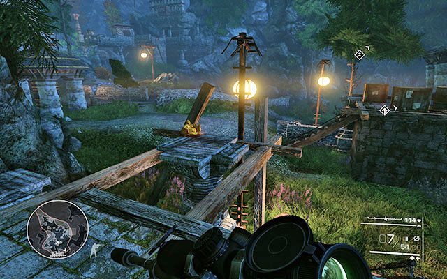 Po oczyszczeniu pierwszej wioski, kiedy będziesz przebiegał obok niewielkich zabudowań wbiegnij na pierwsze po prawej - posążek znajduje się na kolumnie - Akt 3 - Nóż w ciemności | SEKRETY | Sniper Ghost Warrior 2 - Sniper: Ghost Warrior 2 - poradnik do gry