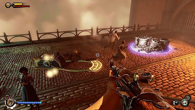 Wróć teraz na główną ulicę z przewróconym automatem - Znajdź magazyn policyjny w Shantytown | Rozdział 21 - Shantytown - BioShock: Infinite - poradnik do gry