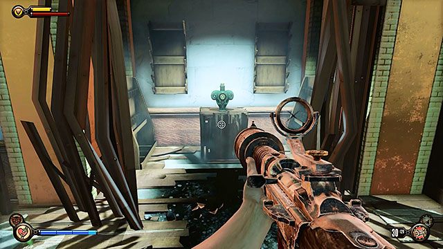 Po wjechaniu na stację, zajrzyj do biura, w którym kilka rozdziałów wcześniej widziałeś zakratowany magazynek - Wróć do warsztatu rusznikarza | Rozdział 24 - Finkton Właściwe - BioShock: Infinite - poradnik do gry