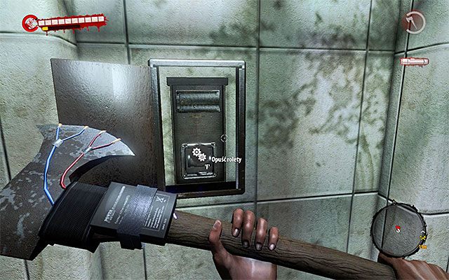 Udaj się teraz z powrotem do klatki schodowej, dzięki której dotarłeś do kina od strony dachu (znajduje się ona na lewo od baru) - Zabezpiecz tylne drzwi W pierwszym rzędzie - Dead Island Riptide - poradnik do gry