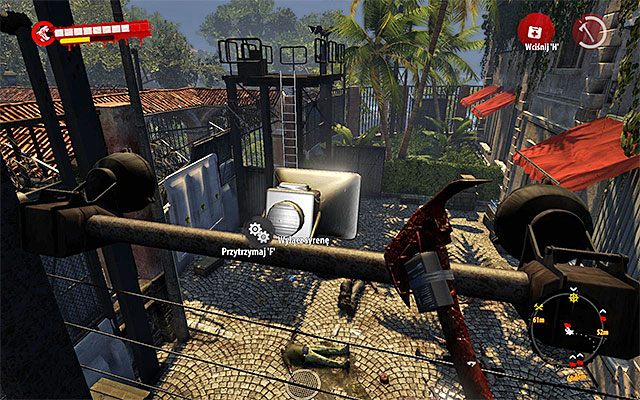 Po zbliżeniu się do pierwszej syreny możesz zachować się na dwa różne sposoby, a mianowicie zniszczyć ją z odległości (polecam broń palną - screen 1) lub użyć drabinki żeby dotrzeć na szczyt wieży i ją wyłączyć (przytrzymanie klawisza/przycisku interakcji - screen 2) - Zniszcz lub wyłącz syreny Zmilitaryzowana strefa - Dead Island Riptide - poradnik do gry
