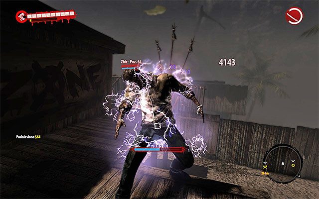 Oprócz bossa do zlikwidowania są także szwendacze, topielec (przebywa w głównym pomieszczeniu na piętrze) oraz jeszcze jeden zbir, który powinien pilnować schodów prowadzących na wyższy poziom budynku - Zabij Petera Nieumarłego W. Spicera Poboczne zadania - Dżungla - Dead Island Riptide - poradnik do gry