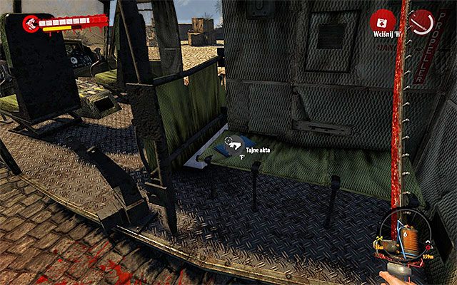 Po dotarciu do fortu zbadaj wrak śmigłowca znajdujący się na centralnym placu, dzięki czemu natrafisz na tajne akta - Akta - Henderson - Dead Island Riptide - poradnik do gry