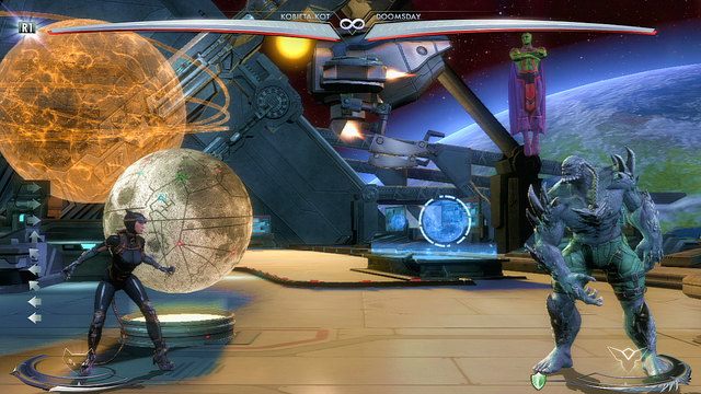 Nad areną walki latają drony, można do nich wyskoczyć i cisnąć nimi w przeciwnika - Injustice: Wieża Strażnicza - arena - Injustice Gods Among Us - poradnik do gry