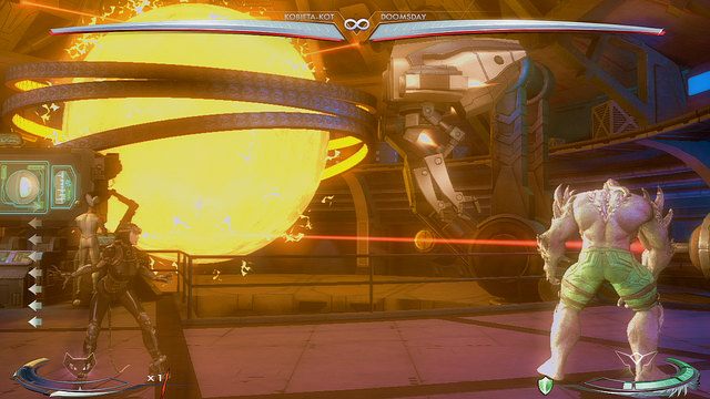 Nad areną walki latają drony, można do nich wyskoczyć i cisnąć nimi w przeciwnika - Injustice: Wieża Strażnicza - arena - Injustice Gods Among Us - poradnik do gry