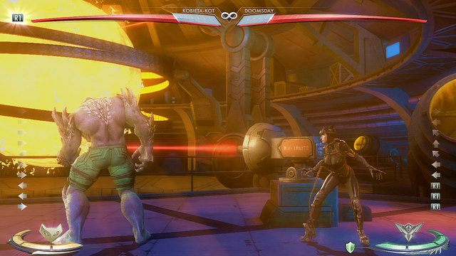 Po prawej stronie areny, niedaleko jej krawędzi, znajduje się laser skierowany w żółtą kulę - Injustice: Wieża Strażnicza - arena - Injustice Gods Among Us - poradnik do gry