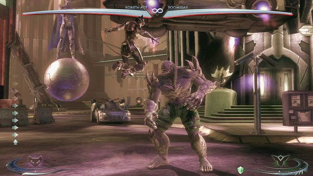 Po prawej stronie areny można natrafić na pojazd unoszący się nad polem starcia, aby z niego skorzystać należy podskoczyć - Injustice: Metropolis - arena - Injustice Gods Among Us - poradnik do gry