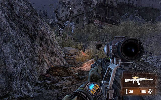 Na koniec zbadaj okolice przystani promowej, do której musisz dotrzeć w celu awansowania do kolejnego rozdziału - Skrzynie z ekwipunkiem na bagnach | Inne sekrety | Metro Last Light - Metro: Last Light - poradnik do gry