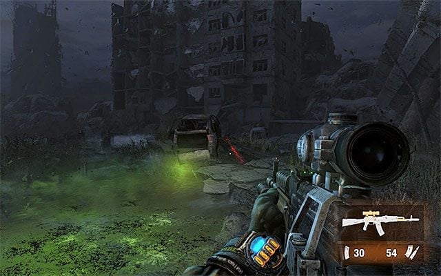 W drodze do kolejnych obszarów bagien możesz oczywiście rozglądać się za zwłokami, choć jak już wcześniej wspomniałem nie są one wliczane do wymagań osiągnięcia - Skrzynie z ekwipunkiem na bagnach | Inne sekrety | Metro Last Light - Metro: Last Light - poradnik do gry