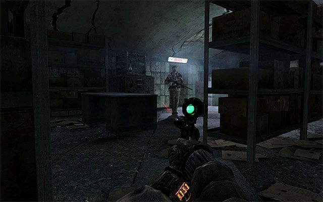 Aktualny cel podróży to pokazane na powyższym screenie oświetlone przejście - Znajdź Pawła w Wenecji | Rozdział 15 - Wenecja | Solucja Metro Last Light - Metro: Last Light - poradnik do gry