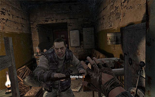 Musisz przekraść się do ostatniego pomieszczenia i zaliczyć scenkę QTE żeby zapewnić sobie szansę uratowania cywilów (powyższy obrazek) - Trofea i osiągnięcia w Metro Last Light - Metro: Last Light - poradnik do gry