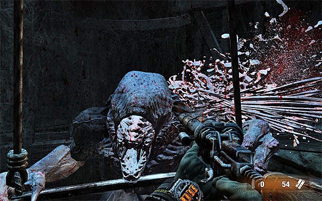 Przygotuj się, bo w trakcie przejażdżki windą zaatakuje Cię kilka grup mutantów - Idź katakumbami do Oktiabrskiej cz.1 | Rozdział 18 - Dolne miasto - Metro: Last Light - poradnik do gry