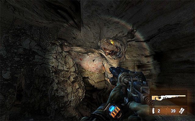 Ostrożnie wkrocz do nowej jaskini, doprowadzając do rozpoczęcia kolejnej bitwy - Idź katakumbami do Oktiabrskiej cz.1 | Rozdział 18 - Dolne miasto - Metro: Last Light - poradnik do gry