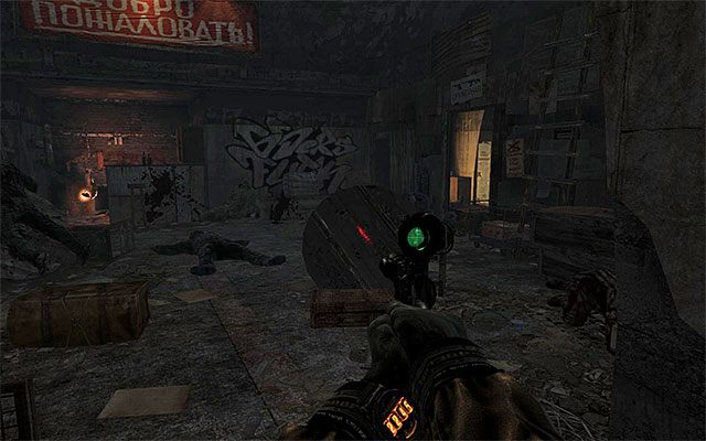 Do kolejnego obszaru przemierzanej w tym rozdziale lokacji możesz zbliżyć się na dwa różne sposoby - Znajdź i ocal Annę | Rozdział 19 - Skażenie | Solucja Metro Last Light - Metro: Last Light - poradnik do gry