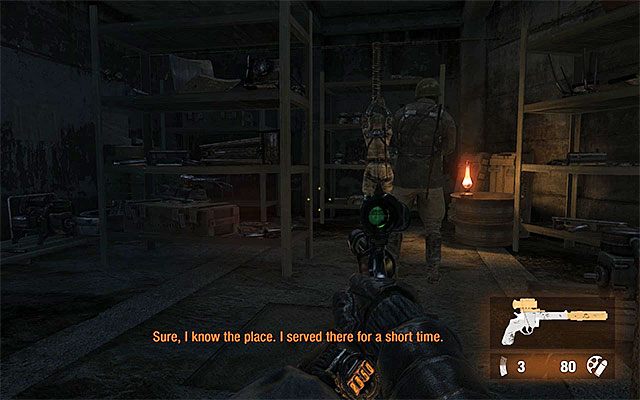 Główna część obszaru A4 jest patrolowana jest przez co najmniej trzech wartowników, przy czym możesz sobie ułatwić ich eliminację dzięki niszczeniu wiszących lamp (jeżeli strażnik zostanie zaalarmowany to odczekaj w ukryciu aż powróci do wykonywania rutynowych czynności) - Znajdź drogę przez zbrojownię | Rozdział 11 - Rewolucja | Metro Last Light - Metro: Last Light - poradnik do gry