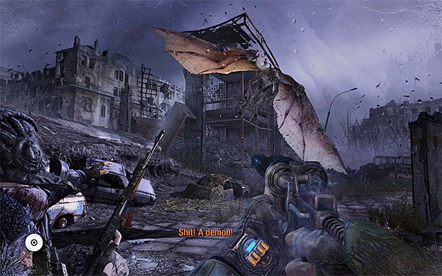 W okolicy pojawi się wkrótce demon, czyli latający potwór - Podążaj za Pawłem do Stacji Teatr | Rozdział 8 - Echo | Solucja Metro Last Light - Metro: Last Light - poradnik do gry