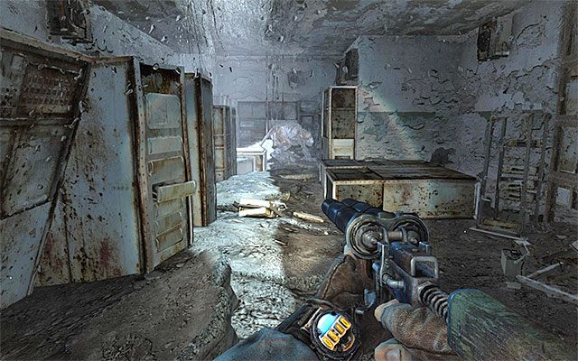 Zanim zdecydujesz się na rozpoczęcie procesu przepychania pociągu rozważ zbadanie opcjonalnego prawego obszaru - Użyj wagonu, by zepchnąć pociąg z drogi | Rozdział 12 - Regina - Metro: Last Light - poradnik do gry