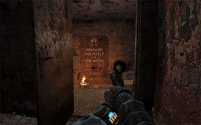 Stacja kolejowa jest niejako podzielona na dwie części, a mianowicie na obszar na lewo i na prawo od głównego torowiska - Znajdź sposób na podniesienie bramy i otwarcie drogi | Rozdział 13 - Bandyci - Metro: Last Light - poradnik do gry