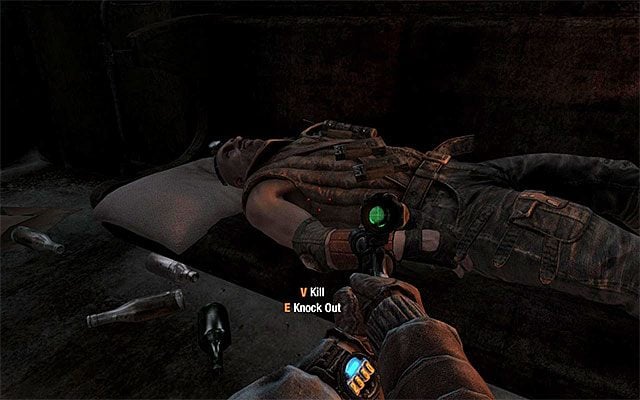 Po zabezpieczeniu całego prawego obszaru zbadaj go w poszukiwaniu zapasów (ciała, skrzynki), a następnie powróć do miejsca startu i dla odmiany udaj się w lewo - Znajdź sposób na podniesienie bramy i otwarcie drogi | Rozdział 13 - Bandyci - Metro: Last Light - poradnik do gry