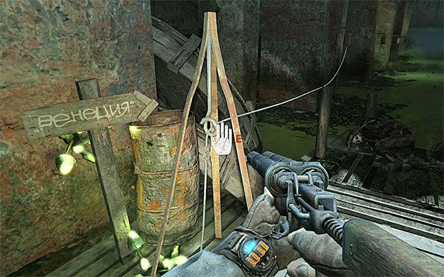 Jak się zapewne domyślasz wezwanie promu będzie równoznaczne z rozpoczęciem nowej bitwy - Użyj dzwonka, by wezwać prom | Rozdział 13 - Bandyci | Solucja Metro Last Light - Metro: Last Light - poradnik do gry