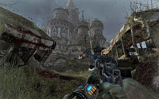 Już po znalezieniu się z powrotem na powierzchni czeka Cię dość liniowa przeprawa, choć oczywiście warto decydować się po drodze na częste postoje, badając odnajdywane ciała i pozyskując w ten sposób liczne zapasy - Dotrzyj do latarni stalkerów | Rozdział 27 - Plac Czerwony | Metro Last Light - Metro: Last Light - poradnik do gry