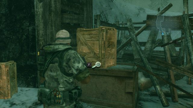 Przed wejściem do środka zniszcz jeszcze nożem drewniane skrzynie i pozbieraj ukrytą w nich amunicję oraz zielone ziele - Podwójna zagadka - część I | Epizod 2 | Resident Evil Revelations - Resident Evil: Revelations - poradnik do gry