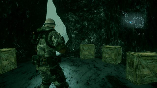 U wylotu tunelu znajdziesz skrzynie z amunicją, wabikiem oraz lekarstwem - Podwójna zagadka - część I | Epizod 2 | Resident Evil Revelations - Resident Evil: Revelations - poradnik do gry