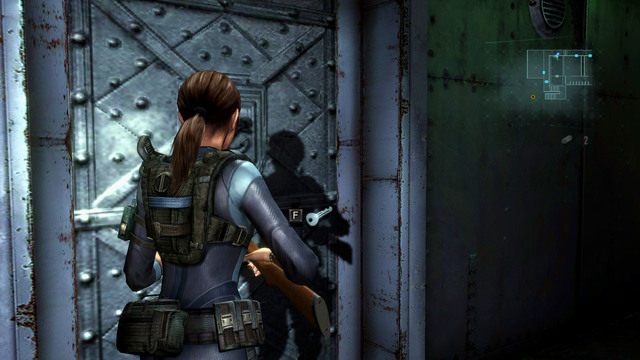 Po drodze możesz jeszcze sprawdzić zamknięte wcześniej pomieszczeni z symbolem kotwicy na drzwiach - Koszmar powraca | Epizod 4 | Resident Evil Revelations - Resident Evil: Revelations - poradnik do gry