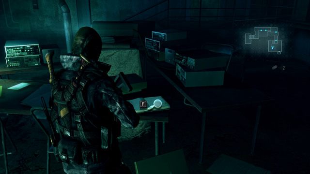 Podnieś ją jednak dopiero wtedy, gdy zbierzesz wszystkie pozostałe przedmioty, gdyż po jej zdobyciu etap dobiegnie końca - Ujawnione Sekrety - część I | Epizod 5 | Resident Evil Revelations - Resident Evil: Revelations - poradnik do gry