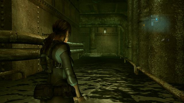 Korytarz zaprowadzi cię do zalanej części statku, gdzie zostaniesz zaatakowany przez pływającego mutanta - Ujawnione Sekrety - część II | Epizod 5 | Resident Evil Revelations - Resident Evil: Revelations - poradnik do gry