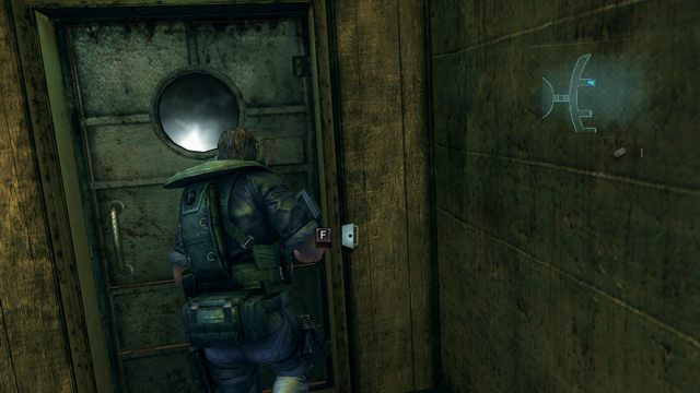 Po wylądowaniu na pokładzie przejdź przez drzwi z lewej i odszukaj wejście do windy - Kot i Mysz - część I | Epizod 6 | Resident Evil Revelations - Resident Evil: Revelations - poradnik do gry