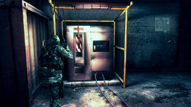 Aby uruchomić maszynę, musisz pociągnąć za dwie znajdujące się w okolicy dźwignię - Bez wyjścia - cześć I | Epizod 9 | Resident Evil Revelations - Resident Evil: Revelations - poradnik do gry