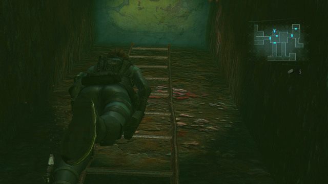 Jak uda ci się uruchomić zasilanie, wróć do zamkniętych wcześniej drzwi, otwórz je i wdrap po drabinie znajdującej się za nimi - Królowa nie żyje - część I | Epizod 12 | Resident Evil Revelations - Resident Evil: Revelations - poradnik do gry