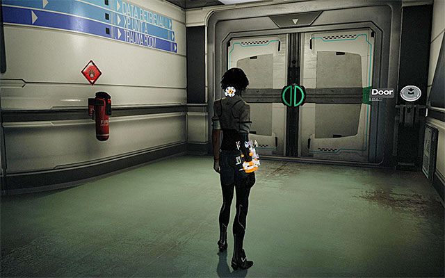 Wyjdź ze składziku i koniecznie użyj po raz kolejny wytrycha na panelu drzwi, tak by odzyskać potrzebną ci do dalszych kroków energię - Dotarcie do miejsca więzienia zaprzyjaźnionego łowcy | Epizod 6 w Remember Me - Remember Me - poradnik do gry