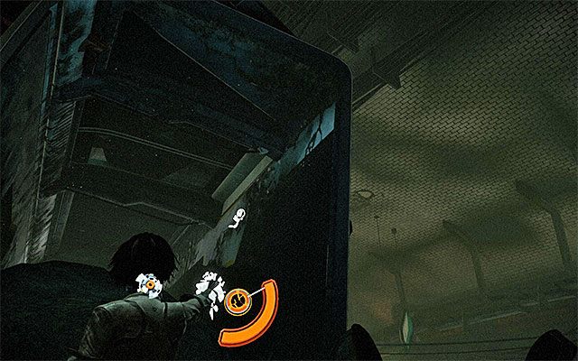 Zwolnij nieco po dotarciu do kolejnej dużej sali, albowiem do jednego z tutejszych zniszczonych wagonów przyczepił się kolejny pasożyt (Scaramech) (powyższy screen) - Wydostanie się ze stacji metra | Epizod 3 w Remember Me - Remember Me - poradnik do gry