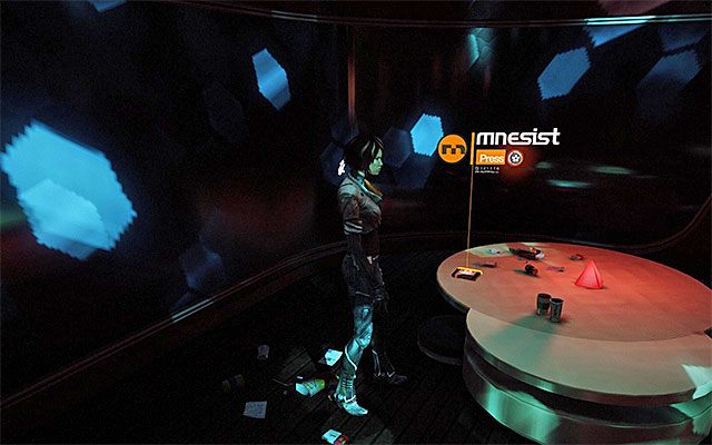 Przystąp do eksploracji bocznej części lokalu, uważając oczywiście na patrolujące tę okolicę drony i przemieszczając się tuż za nimi - Wytropienie kapitana Tracea | Epizod 7 w Remember Me - Remember Me - poradnik do gry