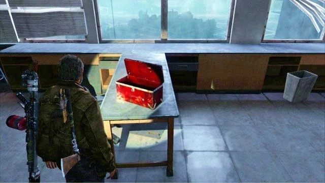 Narzędzia znajdują się tuż obok ostatniego podręcznika - Uniwersytet | Podręczniki szkoleniowe i narzędzia w The Last of Us - The Last of Us - poradnik do gry