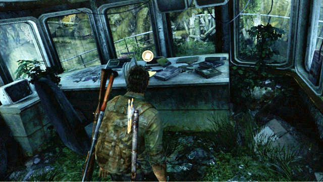 Za zamkniętymi drzwiami ukryto pierwszy artefakt - Przedmieścia - Kanały | Artefakty i nieśmiertelniki w The Last of Us - The Last of Us - poradnik do gry