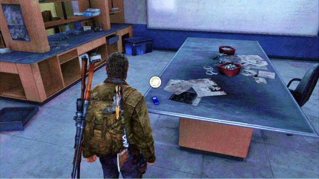 Na jego rogu pozostawiono dyktafon - Uniwersytet | Artefakty i nieśmiertelniki w The Last of Us - The Last of Us - poradnik do gry