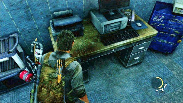 Dojdziesz w ten sposób do pokoju, w którym znajduje się jeszcze jeden artefakt - Laboratorium Świetlików | Artefakty i nieśmiertelniki w The Last of Us - The Last of Us - poradnik do gry