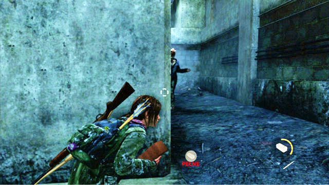 Gdy najbliższy przeciwnik zacznie iść w prawo, przekradnij się kawałek prosto, a następnie wskocz do dziury po lewej - Polowanie | Kurort nad jeziorem | Solucja The Last of Us - The Last of Us - poradnik do gry