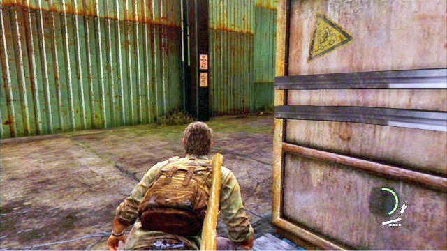 Natomiast trzeci przeciwnik czeka na ciebie za pobliskimi skrzyniami - Slumsy (mapa) | Prolog i Strefa kwarantanny | Solucja The Last of Us - The Last of Us - poradnik do gry