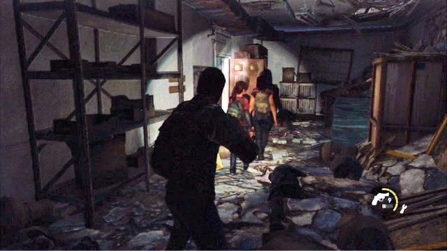 Gdy kobieta pozbędzie się jednego napastnika, szybko przejdź do kolejnego pomieszczenia - Muzeum | Peryferia | Solucja The Last of Us - The Last of Us - poradnik do gry